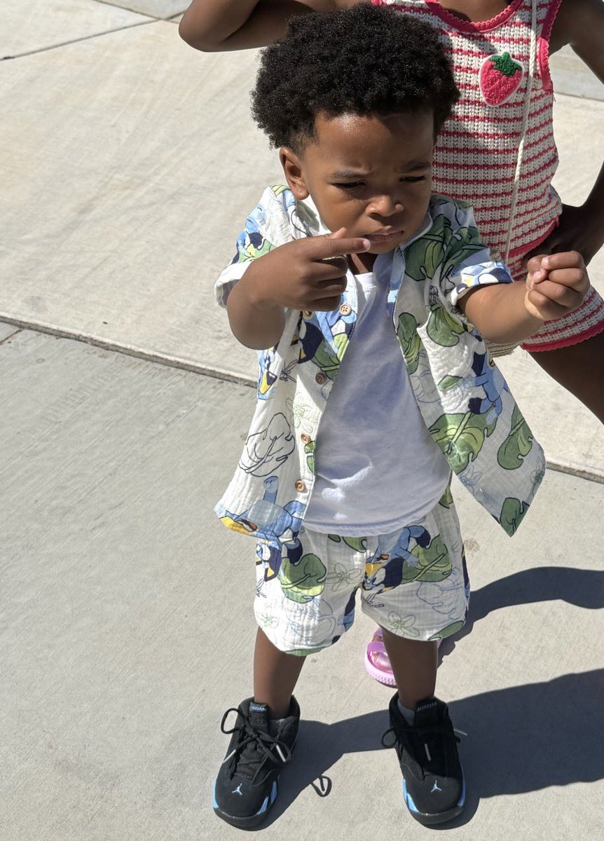 thasmoee's tweet photo. My son be fly af with no designer I love boy, mom 😎😍😍 https://t.co/wvIthZM8Up