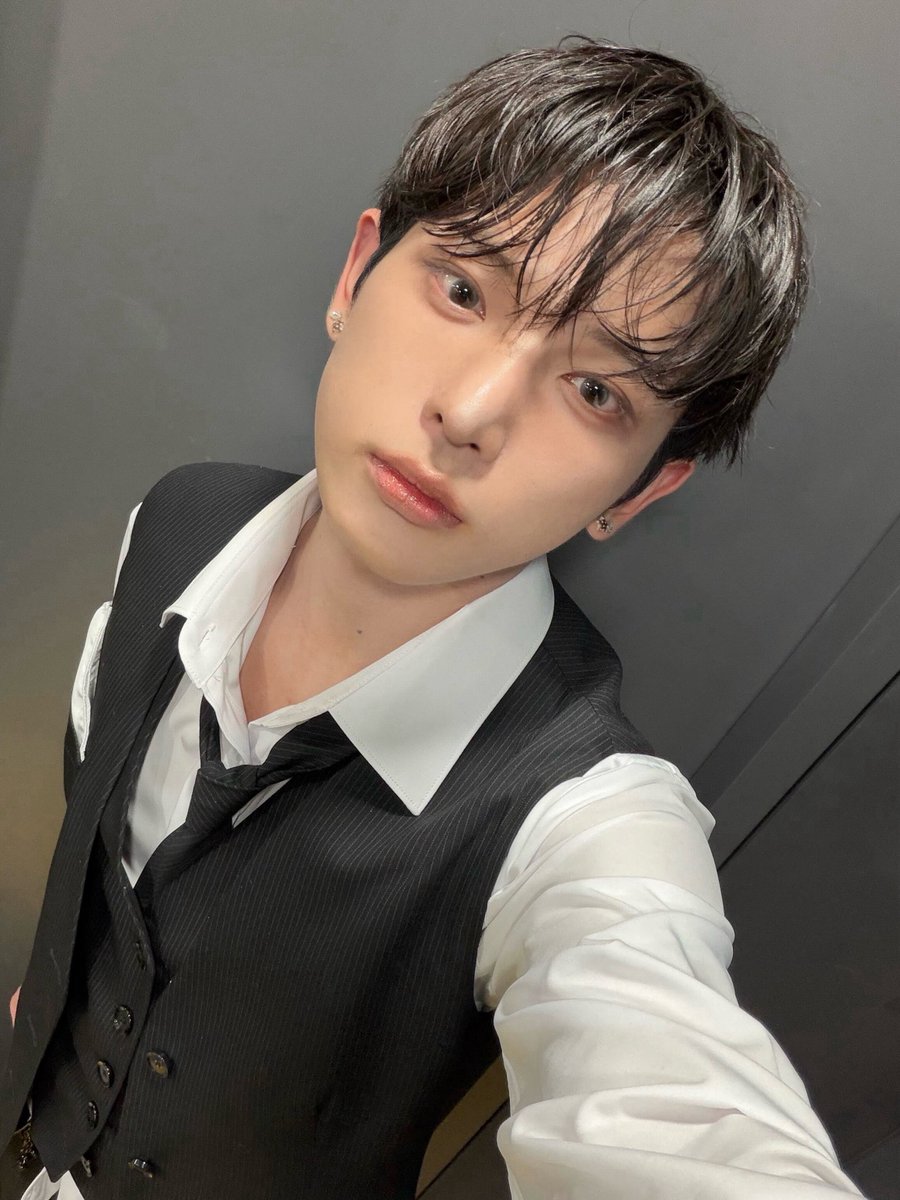 haruaotaku's tweet photo. 널붙잡을노래 발라드엿나? 아 https://t.co/FuspxvAZRw