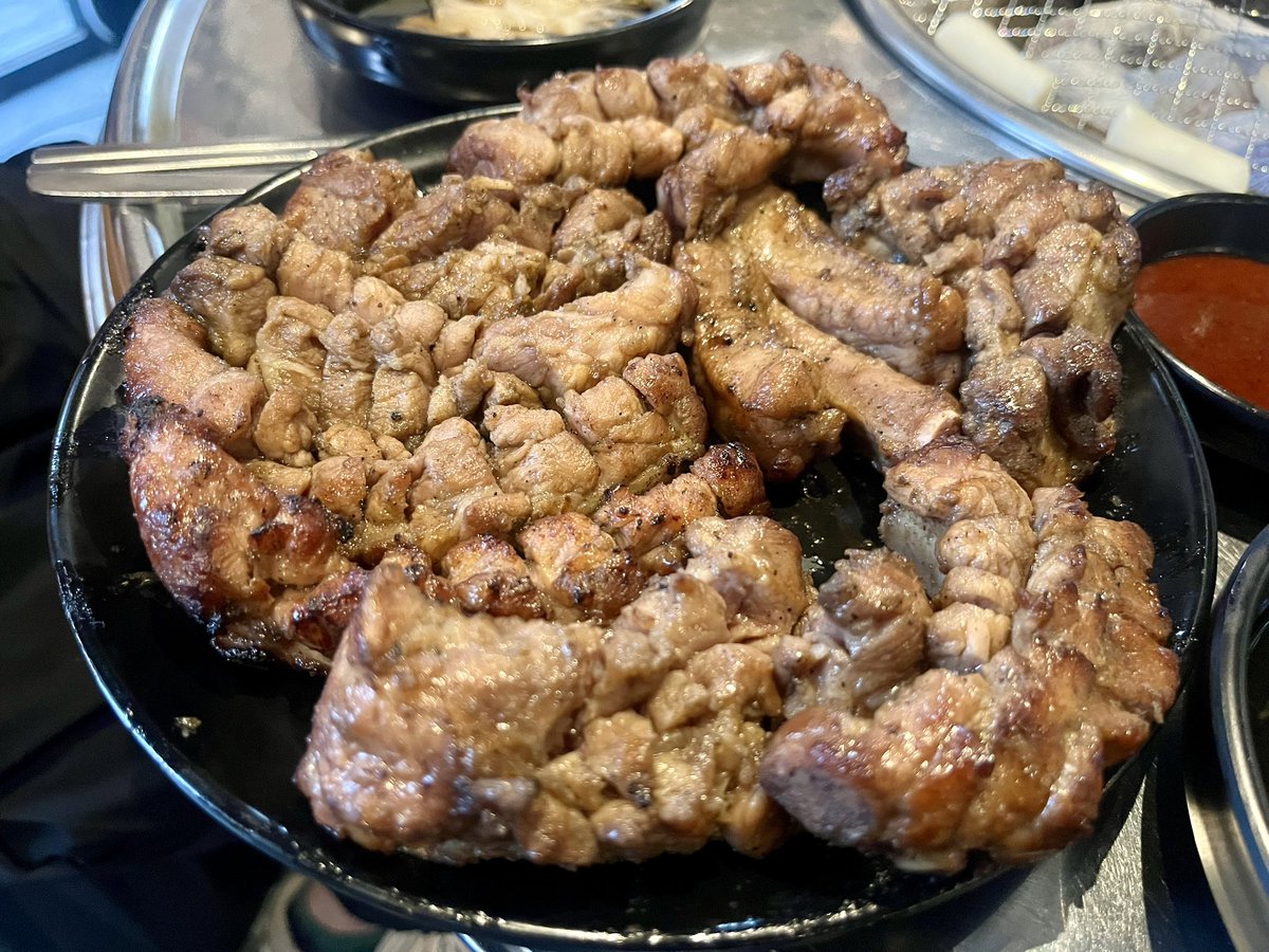 kellogg_jc's tweet photo. 록갈비❤️ 대전에서 복귀하자마자 서울에서도>_< 쪽갈비 대맛탱//ㅂ// 여기 체인점 많던데 다음엔 좀 더 넓고 쾌적한 곳으로 방문 예정! 하~ 더워지네ㅠ https://t.co/ioM97CRo6e