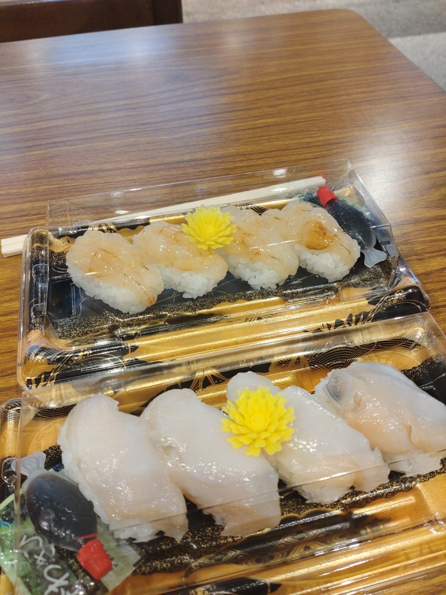 comticky's tweet photo. 七尾まで足を伸ばして、ガスエビとバイ貝、イエーイ
#能登食彩市場 https://t.co/QKzKBsi7Mt