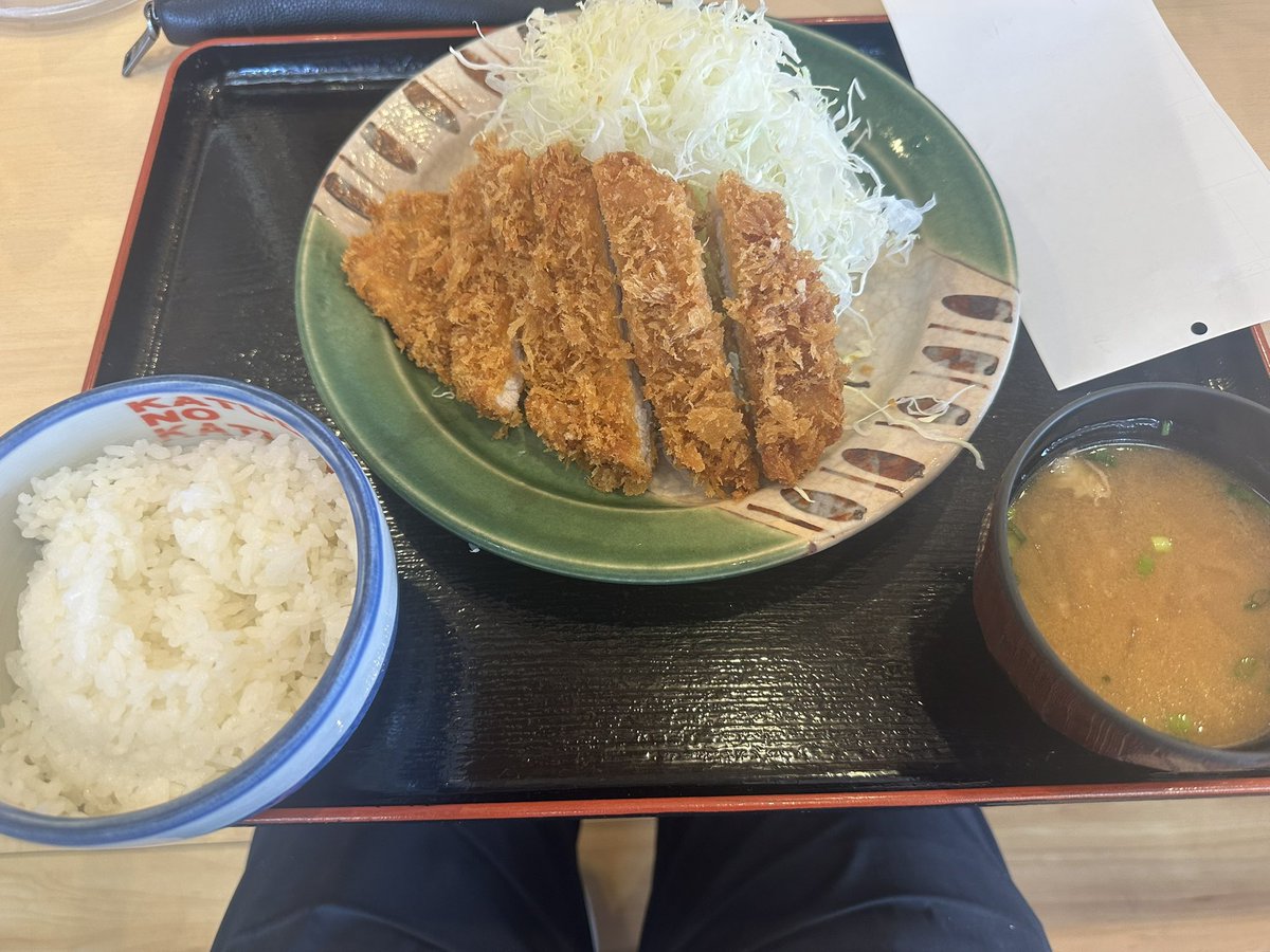 saitoho0's tweet photo. とんかつランチ
豚汁で最高だった https://t.co/BuETujKwN8
