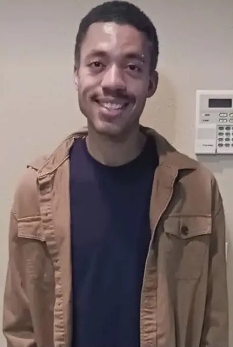 libsoftiktok's tweet photo. 20-year-old McDonald’s store manager suffers severe third-degree burns after a co-worker threw boiling hot oil on him https://t.co/osCiLcgFMU