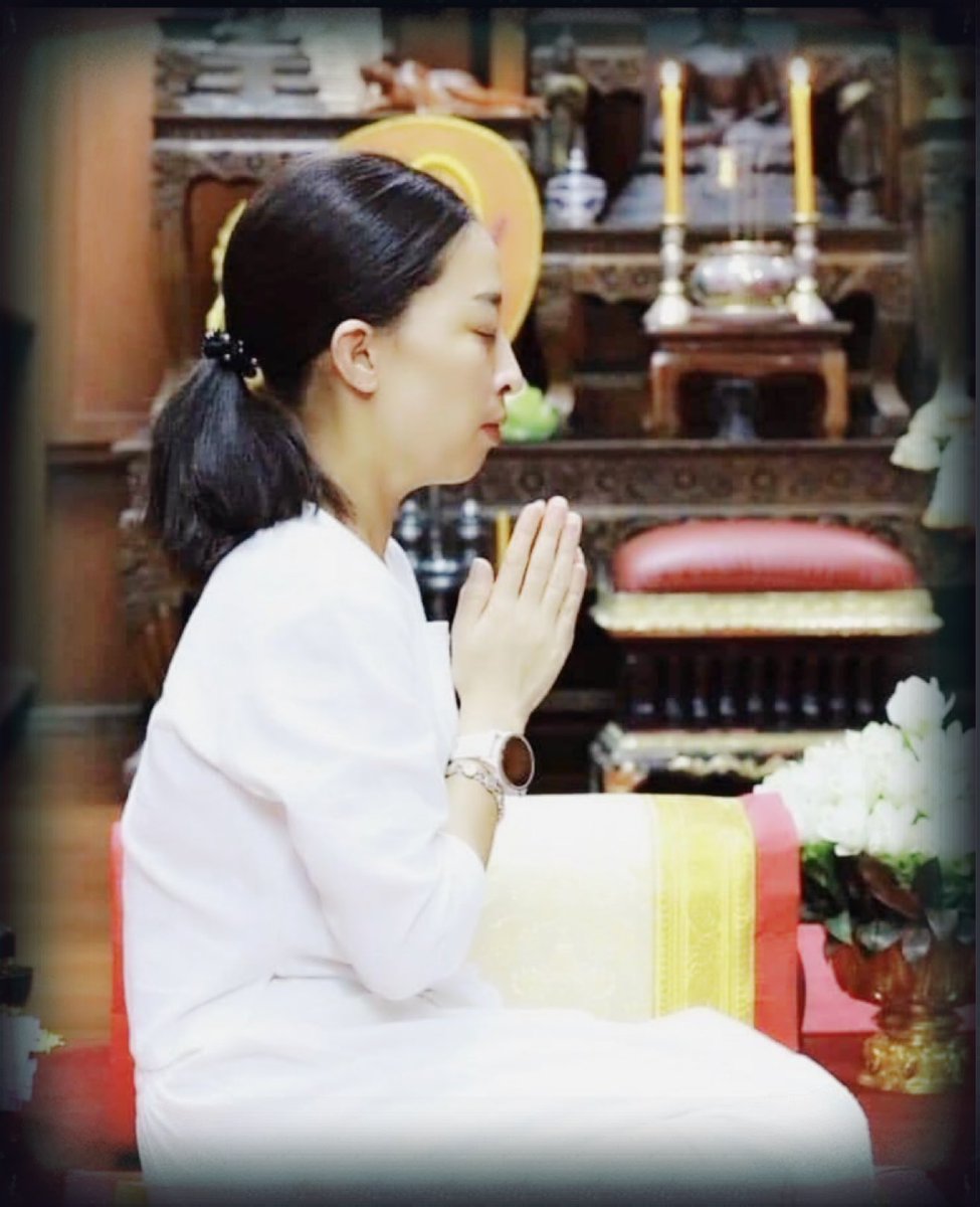 Darunee_2554's tweet photo. สวัสดีวันพระ … ขอถวายพระพรให้พระองค์หายจากอาการประชวร สุขภาพแข็งแรงเร็ววัน … ทรงพระเจริญ 🙏🧡 https://t.co/LypXb31EPc