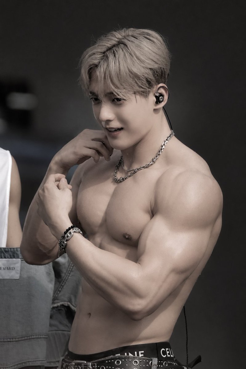 B1GBRO0's tweet photo. ⠀⠀⠀⠀⠀⠀⠀⠀⠀
⠀⠀⠀⠀⠀⠀⠀愛. ᅟᅟᅟ┈─ ın 𝒕hə̲ 𝒆nd,
⠀⠀⠀⠀⠀⠀⠀⠀ıt'ƨ. 𝒉ım '&amp;̲. ( ı. ).

⠀⠀⠀⠀⠀⠀⠀⠀⠀ https://t.co/CRynNkKgrv