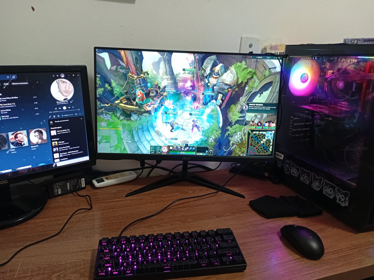 liabunny__'s tweet photo. eu quando viajei 7 horas só pra jogar lol no pc dele https://t.co/xQR8SvM1R2