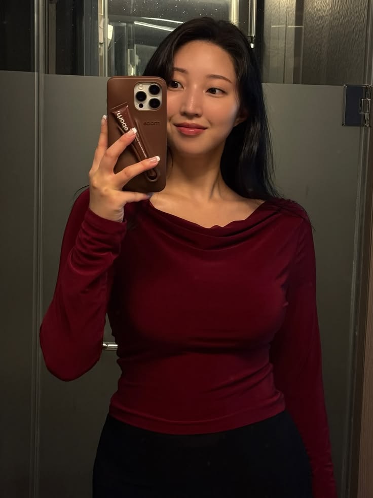 Catro_Nancy's tweet photo. How do I look? https://t.co/40NgYtc6M5