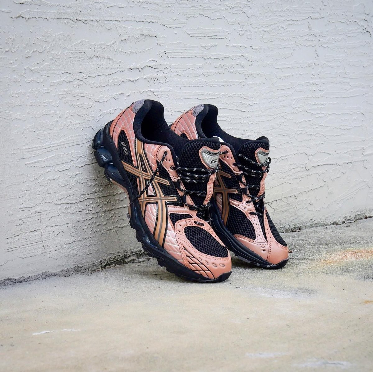 KicksFinder's tweet photo. Ad: Comfy with a unique colorway, guaranteed to turn heads. Available via Snipes USA
ASICS Gel-Nimbus 10.1 "Black/Rose Gold"
$170 (FREE Shipping)

>> https://t.co/5HaWnhcd4J https://t.co/jQnvkYoszL