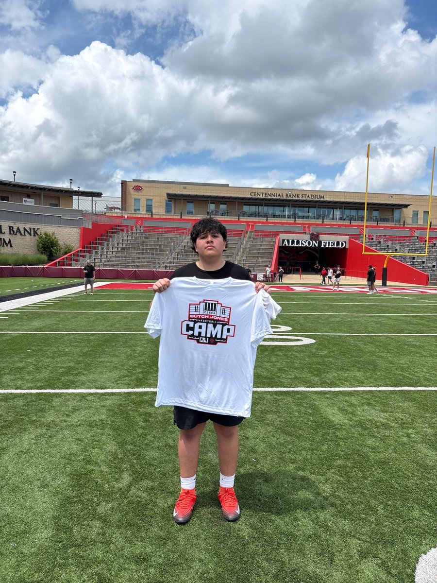 AlexRiv35455735's tweet photo. Got An amazing opportunity to work  today at A-State💯 @AStateFB  @B_Hard99 @CoachSharpRHS @MurphySmith8 @bpowell0514 @ColtsRivercrest @tctabler @PrepRedzoneAR @ArRecruitingGuy @CoachNickGrimes @MrBennettRHS https://t.co/Tw8y7BeWIl