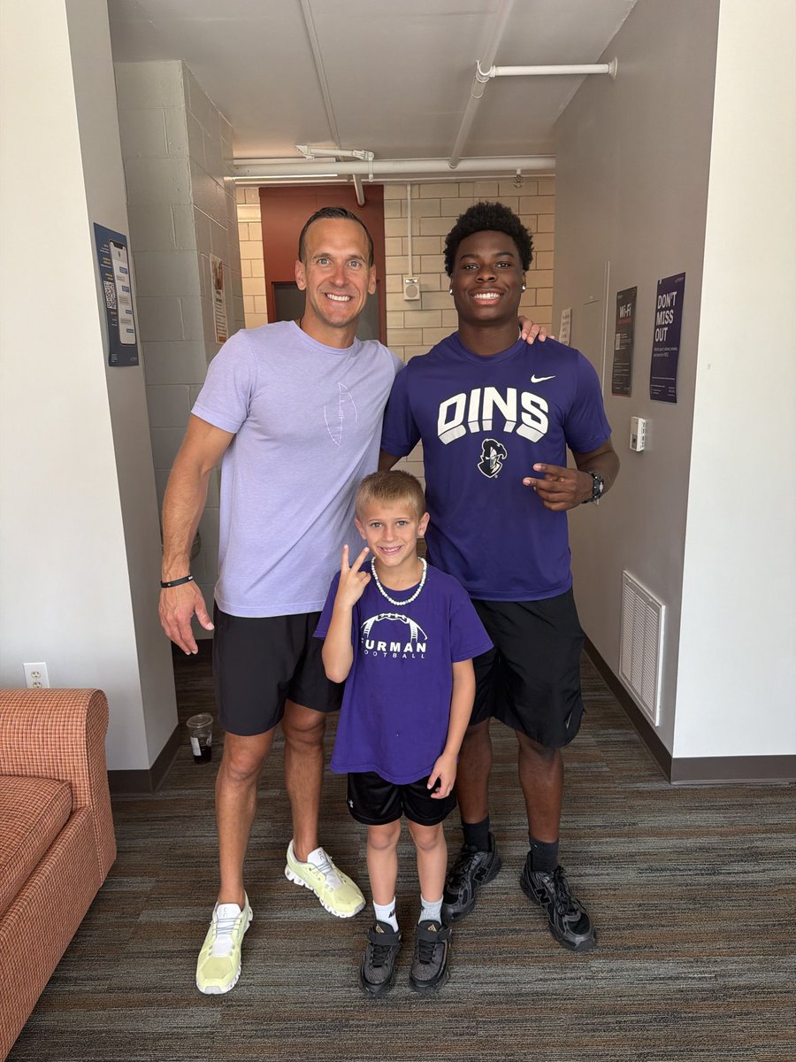 DrewDudzik's tweet photo. Excited to have our new QB’s on campus @PaladinFootball Ready to work! FUture is now! https://t.co/cLDfnNXBWx