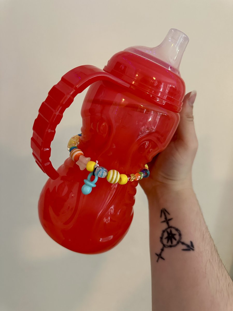 bingobinkies's tweet photo. new kandi 4 my @ALittleLuvCo sippy cup https://t.co/yI5EjXszNr