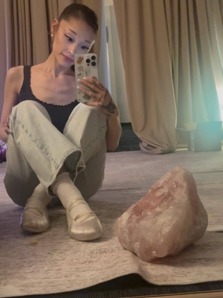 remsmentality's tweet photo. rose quartz ⏾⋆.˚ https://t.co/cLcalp2xC5
