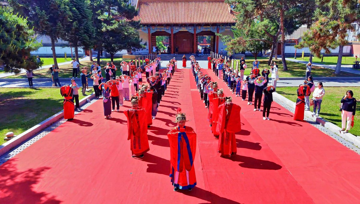 JiLinCityImages's tweet photo. Qifei Rite at Jilin Confucian Temple
吉林文庙的启扉礼
#JilinCity https://t.co/nZQwVjQEmm