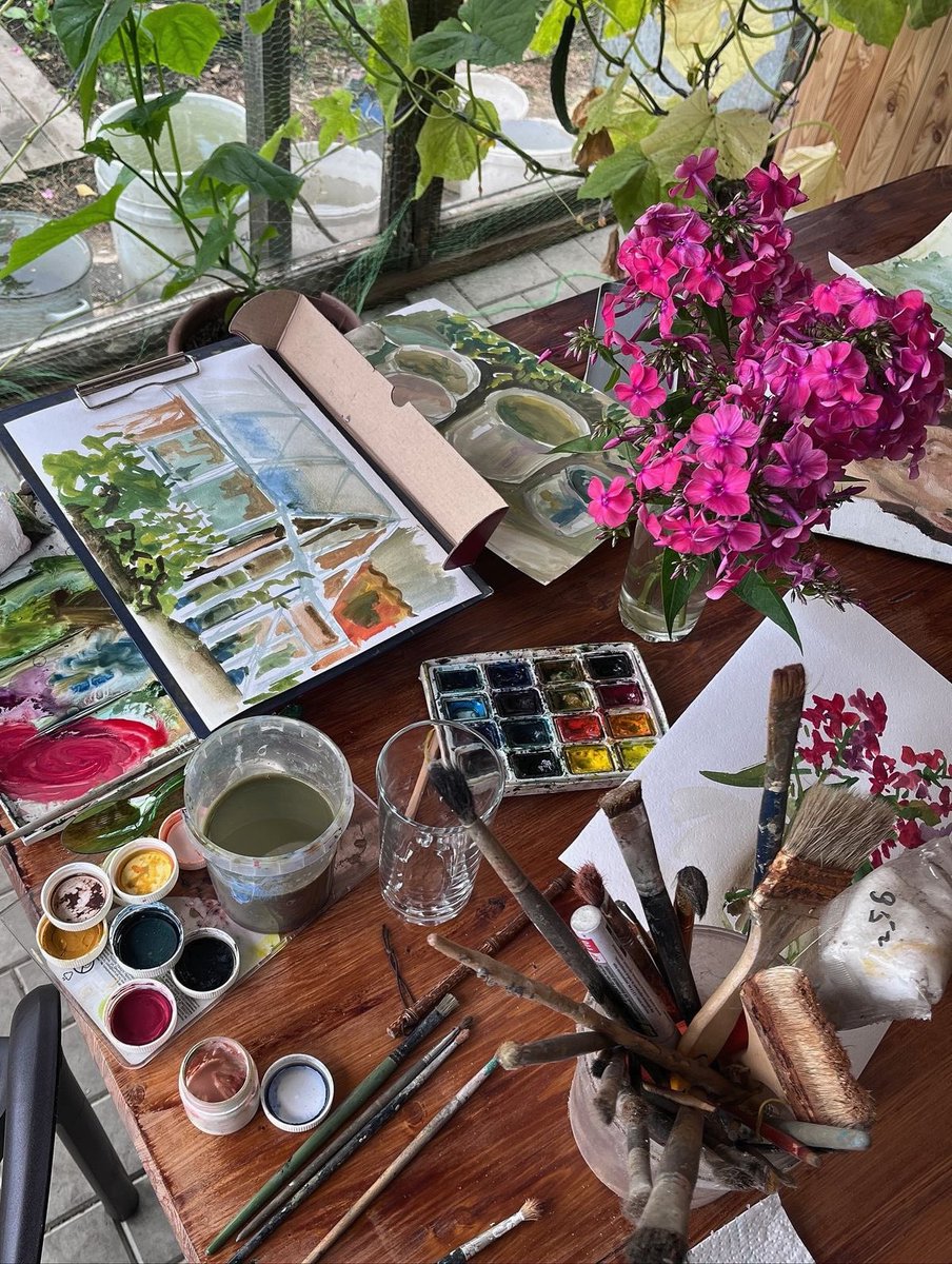 lazylambzz's tweet photo. letting pinterest decide what i am!🐾

🎨 as a hobby
🏐 as a sport
🧸 as a toy
👟 as a pair of shoes

that’s actually so me https://t.co/71bNPI15rR