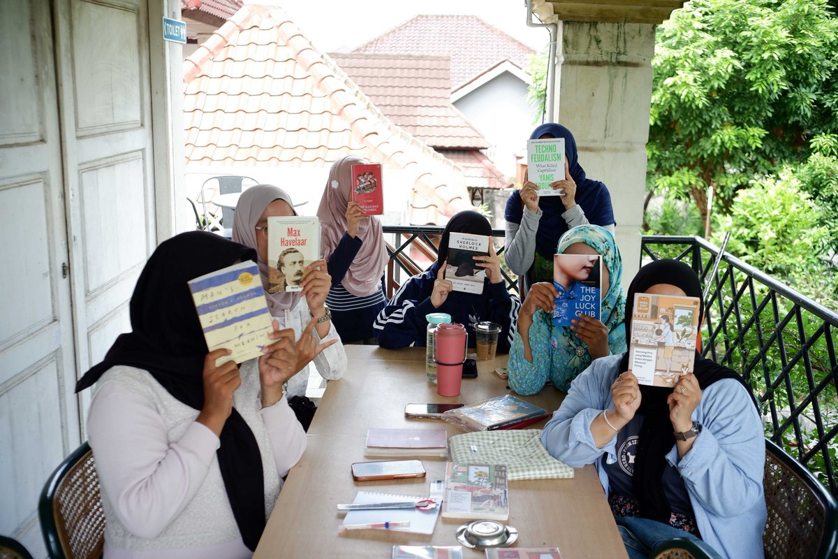 ohpratiwi's tweet photo. Alhamdulillah jadi moderator dadakan gratis kopi enak wkwk

P.s ngelawan mood jelek tuh susah banget, berasa achievement besar melawan diri sendiri https://t.co/F6VJvintse