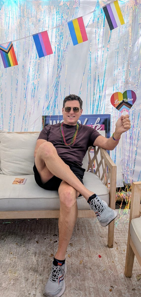 GetFitwithWitt's tweet photo. Fun afternoon at the WeHo Pride Parade and Festival 🌈

Always love the bagpipe marchers! https://t.co/Kt0SznILql