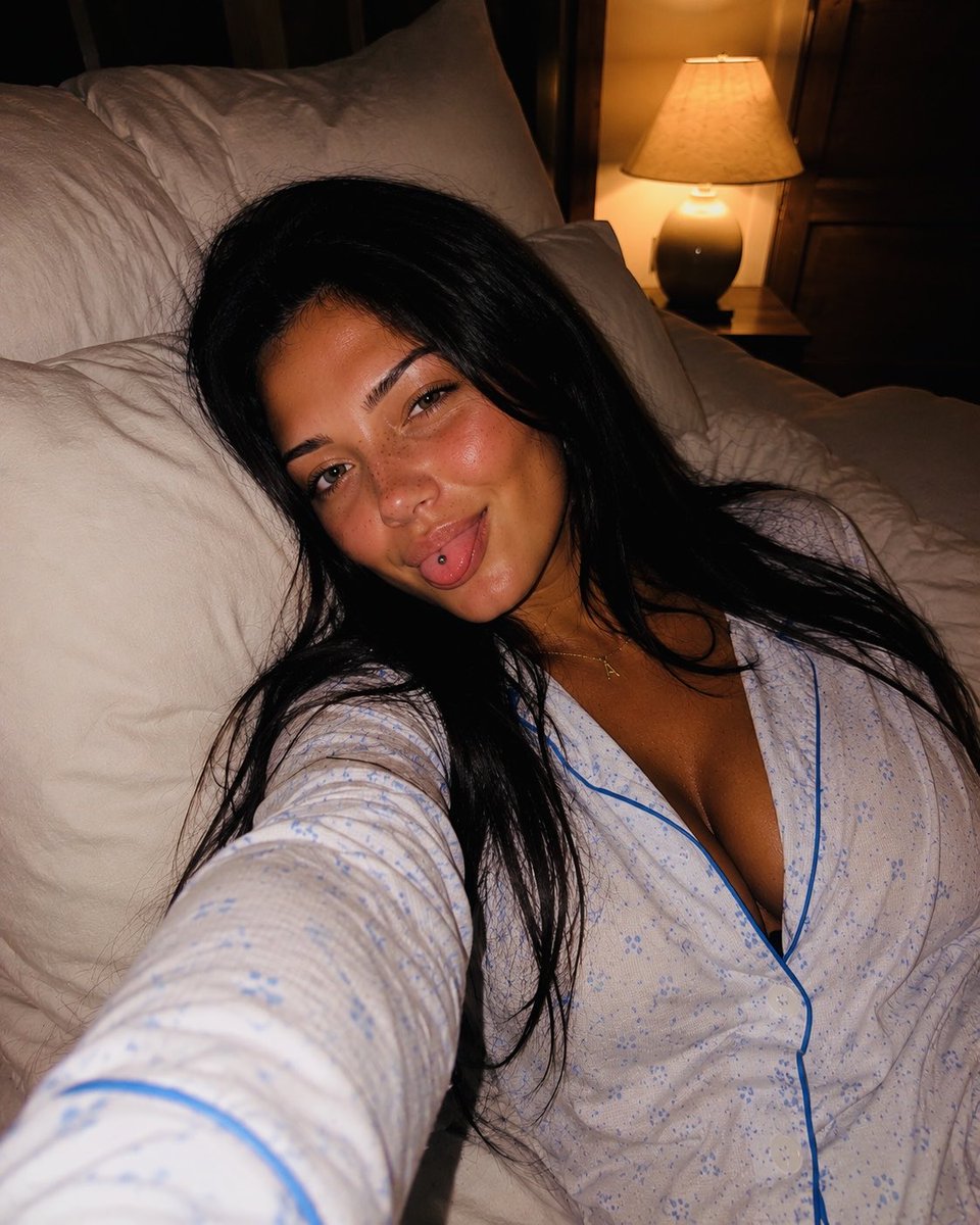 Stace Monroe tweet media