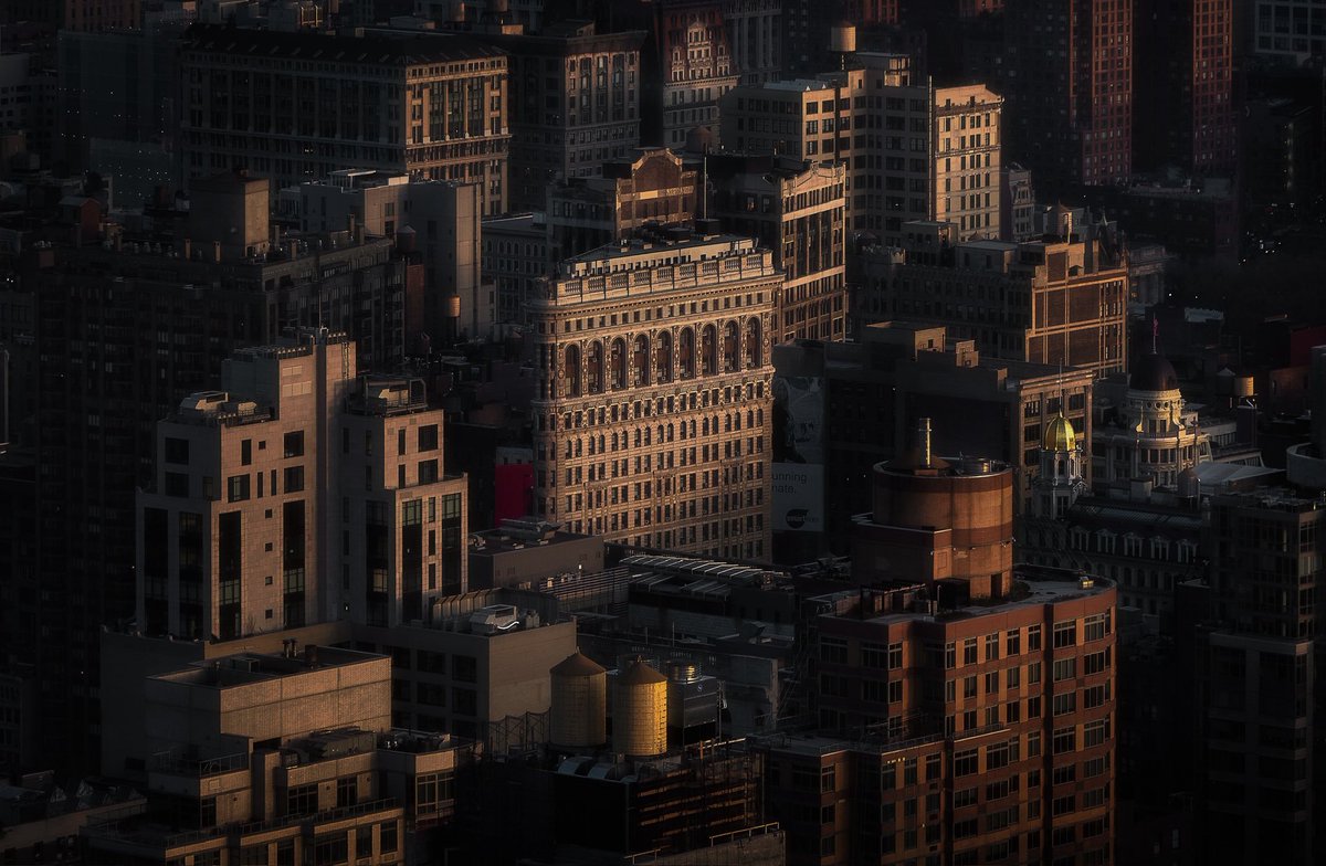 mindzeye's tweet photo. The light of New York https://t.co/jSE3jLSwNg