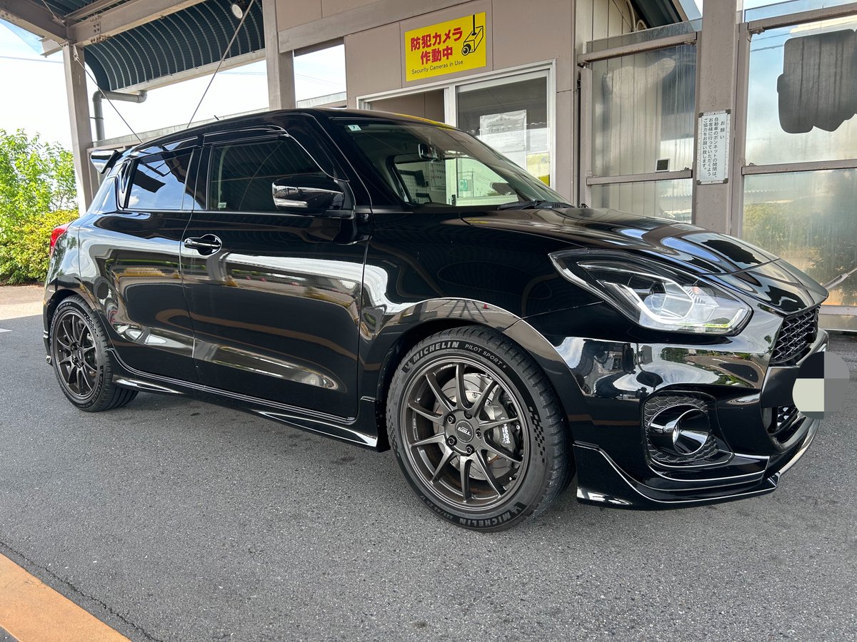 KoolMr11's tweet photo. ZC33S 買いました！！前オーナーへ「降りる時が来たら連絡下さい！」がまさかのこのタイミング😂この機を逃すと二度とチャンスは無いので清水の舞台から飛び降りました！！所謂出来車ではありますが、足廻りブレーキタイヤホイールは僕が全て手掛けてます😆✨実に20年振りのスイスポ！
男の増車です😂 https://t.co/n6feRupPwR