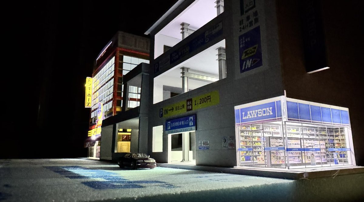 ドンキホーテ　ジオラマ自作　制作中 最近ちょっと仕事が忙しくてジオラマ製作も出来ていないんですが