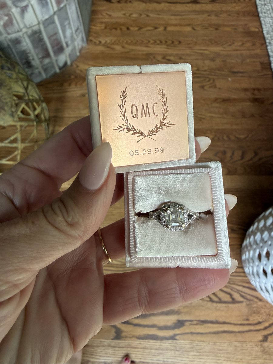 loriaconway's tweet photo. The internet had a lot to say when I stopped wearing my wedding ring.
What they didn’t know was that behind that decision was grief, surrender, and one of the hardest choices I’ve ever made.
After more than a year, I’m finally sharing the story.
❤️‍🩹 Read: https://t.co/beItrcAsLK https://t.co/koGEV8TvoJ