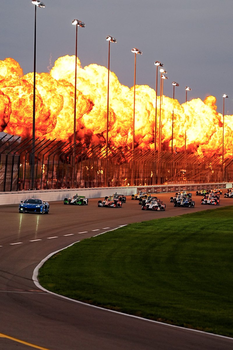 RLLracing's tweet photo. HOLY PYRO🔥 https://t.co/A1EEtWKmAt