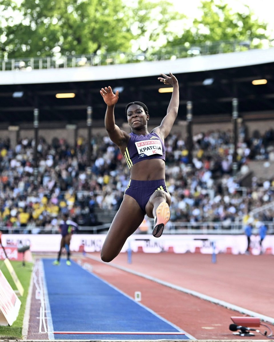 FactorRunning's tweet photo. Menciones destacadas: 
✅ Zakithi Nene 🇿🇦 se llevó unos emocionantes 400m (44.48). 
✅ Alison dos Santos 🇧🇷 sigue intratable en los 400m vallas (47.11). 
✅ Hilary Kpatcha 🇫🇷 ganó un salto de longitud agónico por solo 1 cm (6,85 m vs 6,84 m). https://t.co/ERZJOTcxUt