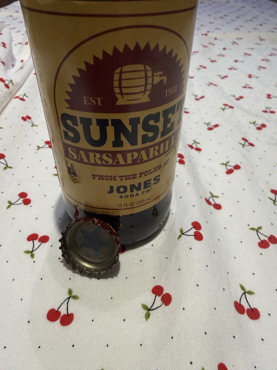 OldWandererVT's tweet photo. Damn.. opened this bottle of @jonessodaco Sunset Sarsaparilla just a little too late.

Blue Star contest on the website ended in May… https://t.co/fJQchzYsd8