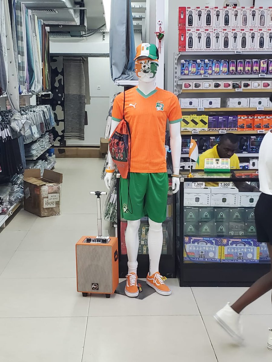 Me_way01's tweet photo. 2 years later and we are going to the World Cup. Proudly supporting Côte d' Ivoire, since Nigeria is not going 

Imagine African best Players for 2023 and 2024, Victor Osimhen and Ademola Lookman respectively, not going to the World Cup nor winning AFCON throughout their careers. 

While players link Adingra, Diallo, Kesse would feature in World Cup and won AFCON, despite not being African Best Players through their careers.

Despite the individual prowess of Osimhen and Ademola, Nigeria may happen to them because they would be about 31 during the next World Cup or AFCON 

How many times have we heard similar stories ? 

Invest in Abidjan?
Visiting Abidjan? 
Work Relocation to Abidjan? 
Company Expansion to Abidjan? 

To learn more about Abidjan, join our WhatsApp Channel https://t.co/64LZQsbVOw

Me Properties 
+225 _ 05 65 58 32 53 
Riviera 3, Cocody, Abidjan, Côte d' Ivoire