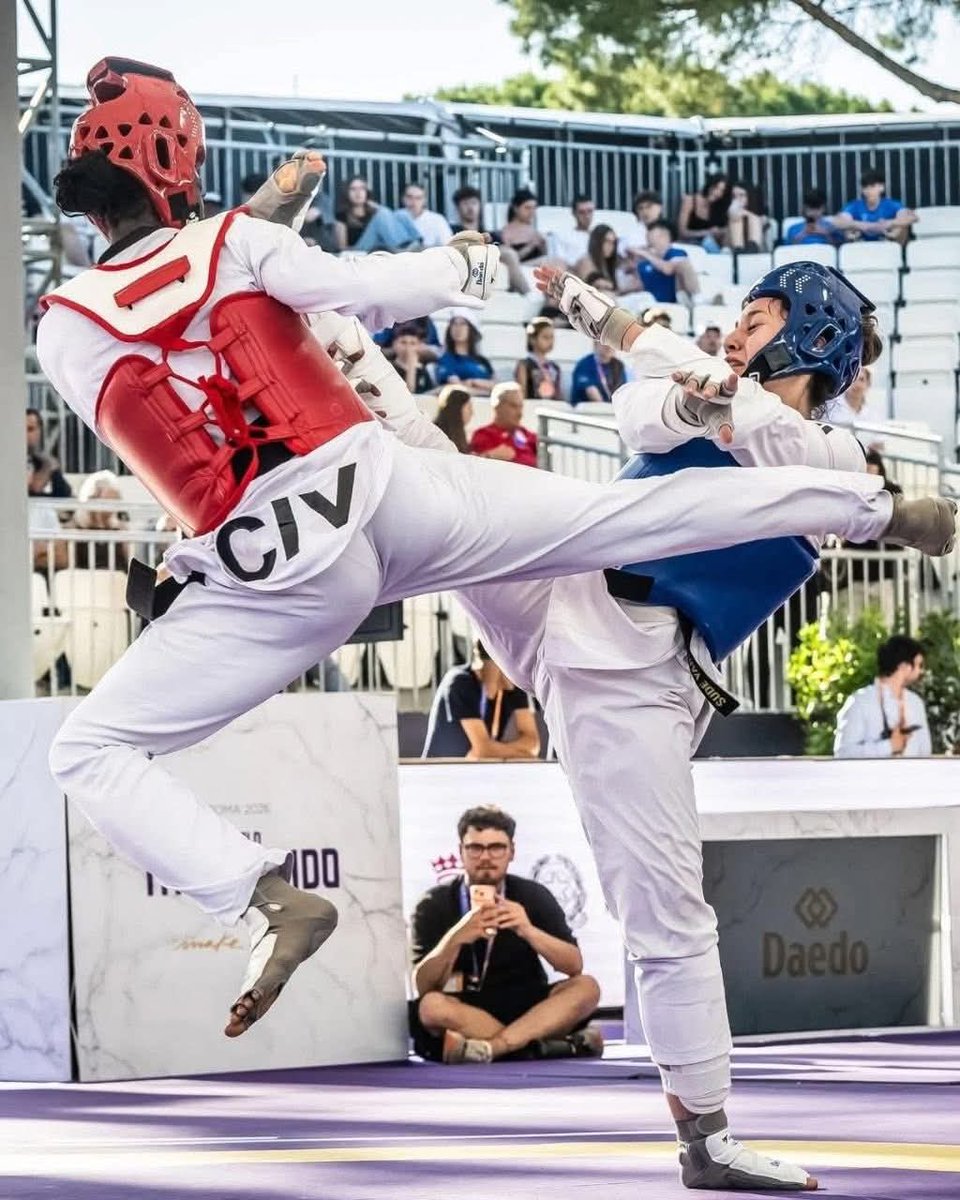 Chroniques225's tweet photo. • Bravo à l’ivoirienne 𝐎𝐒𝐒𝐈𝐍 𝐊𝐢𝐦𝐢 𝐋𝐀𝐔𝐑𝐄̀𝐍𝐄, médaillée d’or au World Taekwondo Grand Prix Roma 2026 dans la catégorie +67 kg. Après une finale disputée face à la Chinoise Mu Wenzhe.

Une fierté pour notre Sublime Côte d’Ivoire. 🇨🇮 https://t.co/mk2WzPhIrA