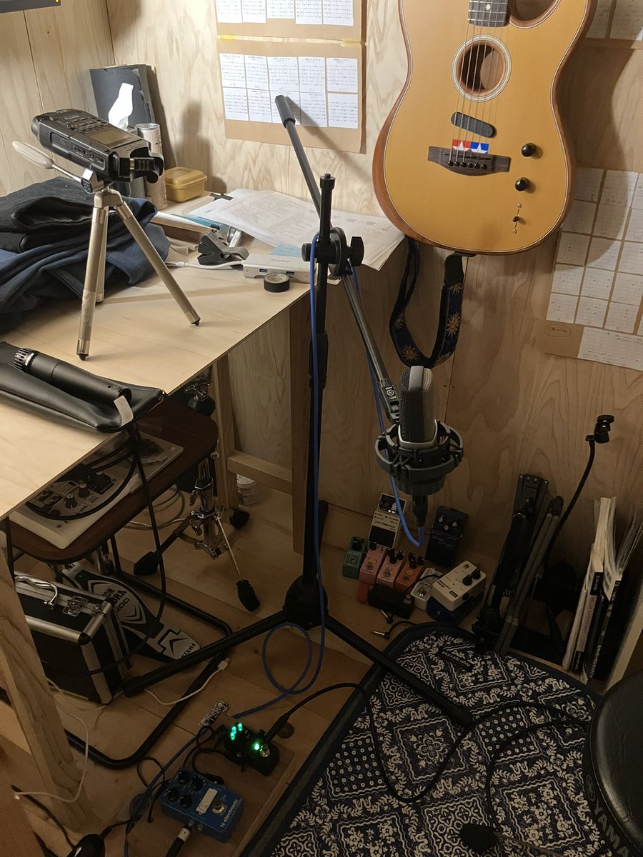 LighthouseUmi's tweet photo. 昨夜はライブ後のお酒を我慢し今朝に備えました
気合を入れて録っていきます
うおおお https://t.co/QjLtXqJjqT