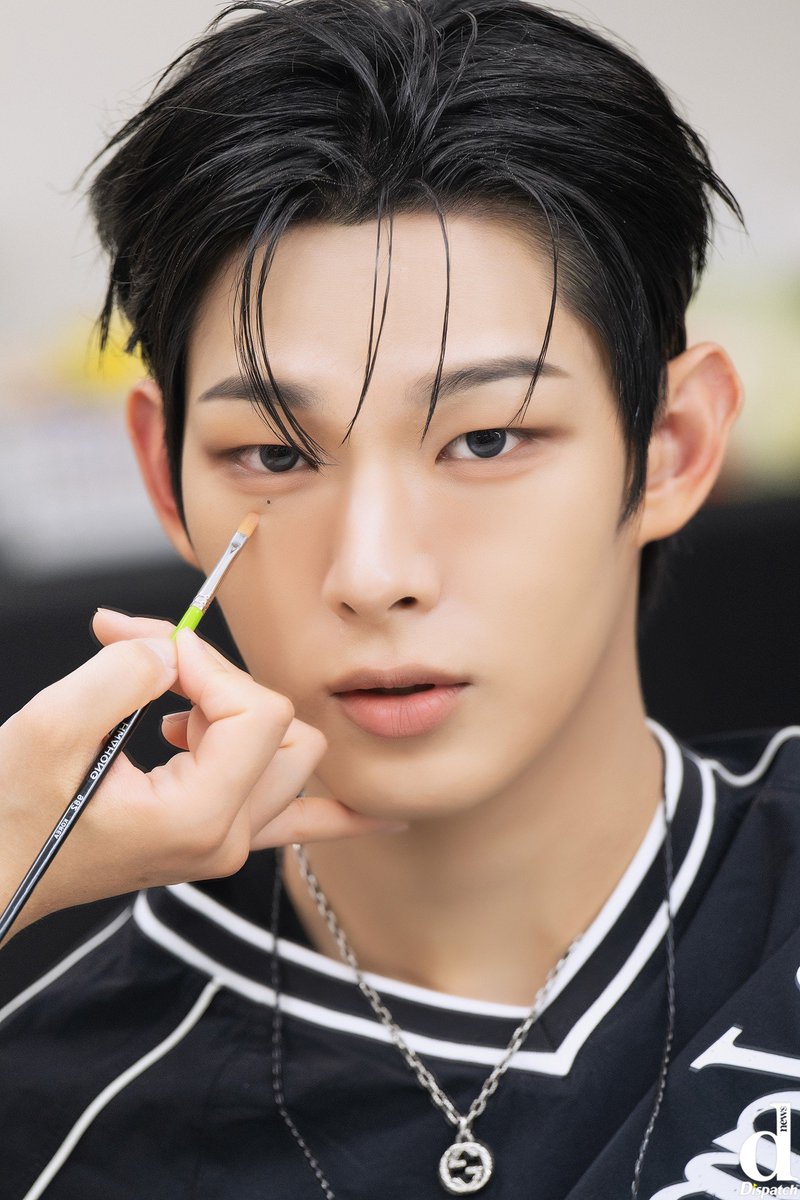 1998_Beans's tweet photo. [HⓓPhoto] “Charismatic Statue” | AHOF Steven 
🔗 https://t.co/9cKbFOWiqZ 

#스티븐 #STEVEN 
#아홉 @AHOF_official https://t.co/C4nKQQwQ0L