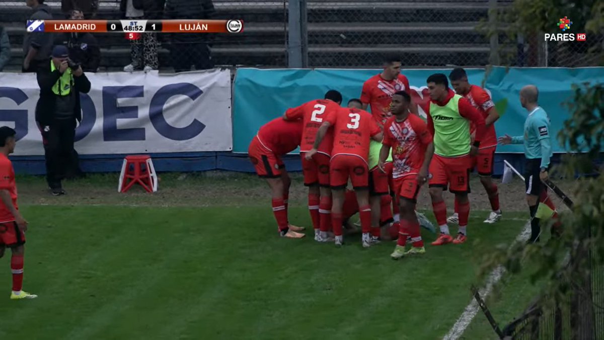 Parestv's tweet photo. FÚTBOL [Video]

►RESUMEN: #Lamadrid vs #Luján con el relato de @Ale_Schiaffino y los comentarios de @GonzaOrue02 

https://t.co/LLFwKpE3fD https://t.co/93twoGSFOb