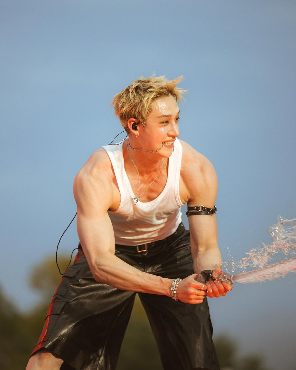 namchanhyung's tweet photo. found another pov and what the hell again he's not real https://t.co/HofZTPAbcT