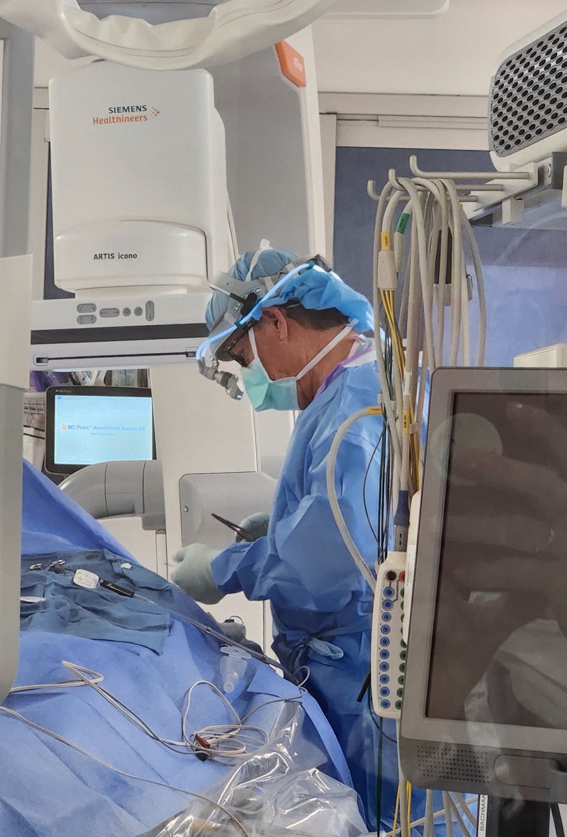 doctorwes's tweet photo. 42 yrs of medicine, the last 25 at @EndeavorHlth. The last scrub, the last pacer, the last ablations, the fantastic team, wonderful pts. Lucky indeed. Will miss it. https://t.co/bBfHu1VAI7