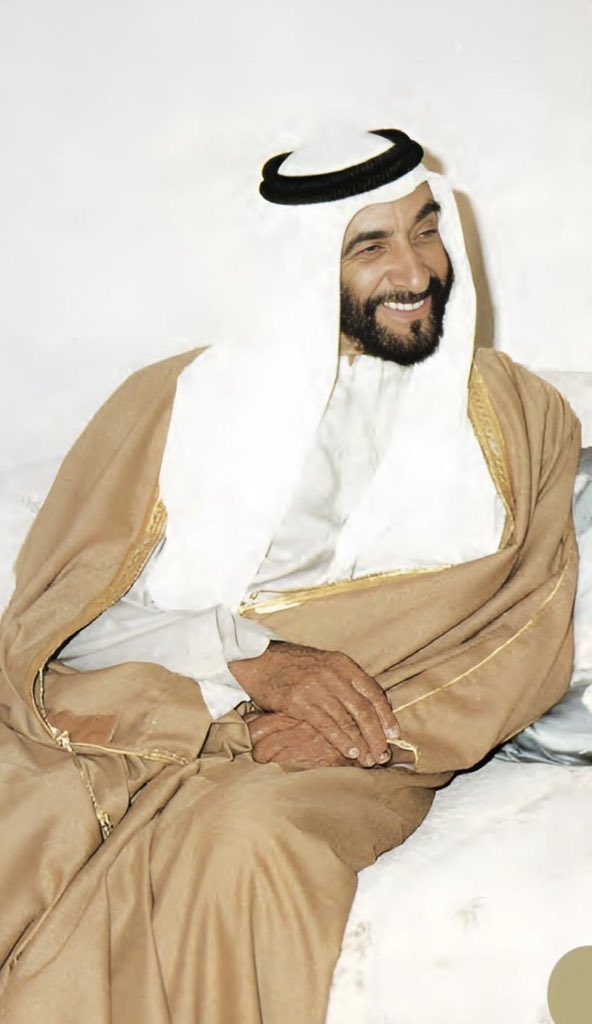 x_uae71's tweet photo. والله لن نغفر لمن أساء وأوجعنا بوالدنا وقائدنا الشيخ زايد بن سلطان آل نهيان  
والله لن ننسى من سمح بالإساءة له 
والله ما نصالح من أيد لهم وسنح لهم الفرصة  

والله لن تعود المياه إلى مجاريها ما زلنا احياء
فهذا الإسفاف والانحطاط لن يمحى من الذاكرة  👍

رحمة الله تغشاك 🤍 https://t.co/CuIjGjUmQz