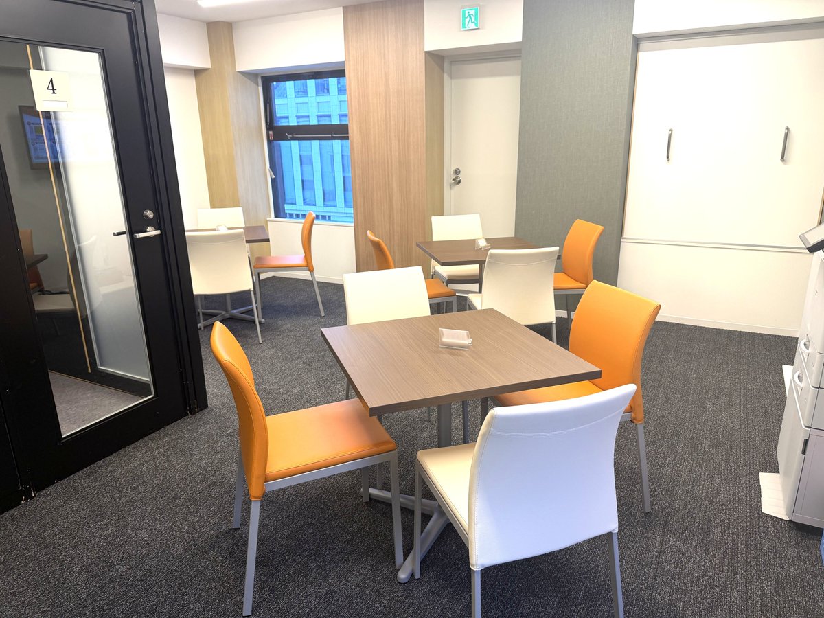 OFFICE_PASS's tweet photo. ＼NIKKEI OFFICE PASS 新規ワークスペース情報／

大門駅から徒歩1分の「浜松町アントレサロン」がご利用いただけるようになりました！
https://t.co/YWvNVYpw04

隣の人が気にならない高さの間仕切りがあるデスクを用意しており、好きな時間にお好きな席をご利用可能です。 https://t.co/YKctVARuft