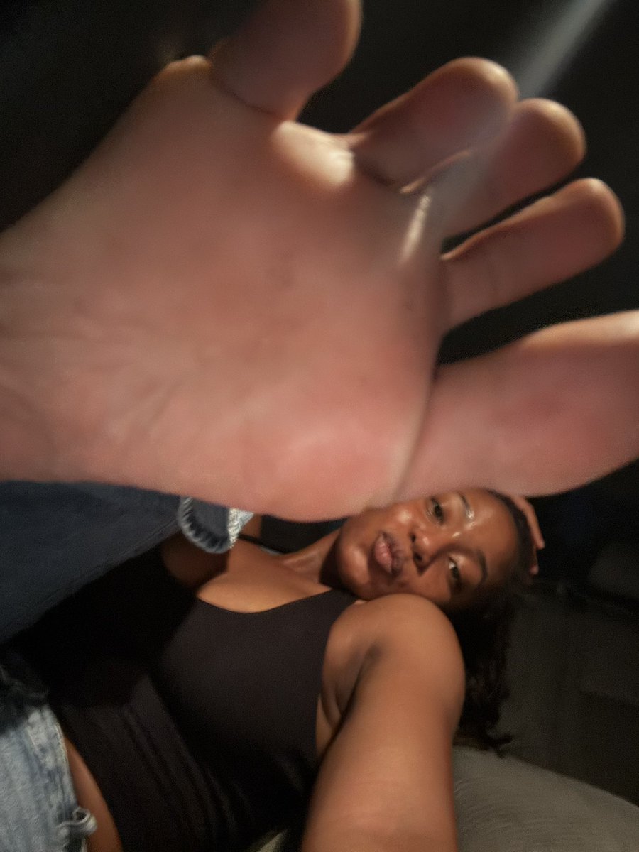 snariari's tweet photo. Standing for 2 clients today, these bad boys are in fireee!!! Need a massage asap !! #ebony #feet ebony feet footfeetish worship pay pig https://t.co/WPm8DLo8vW