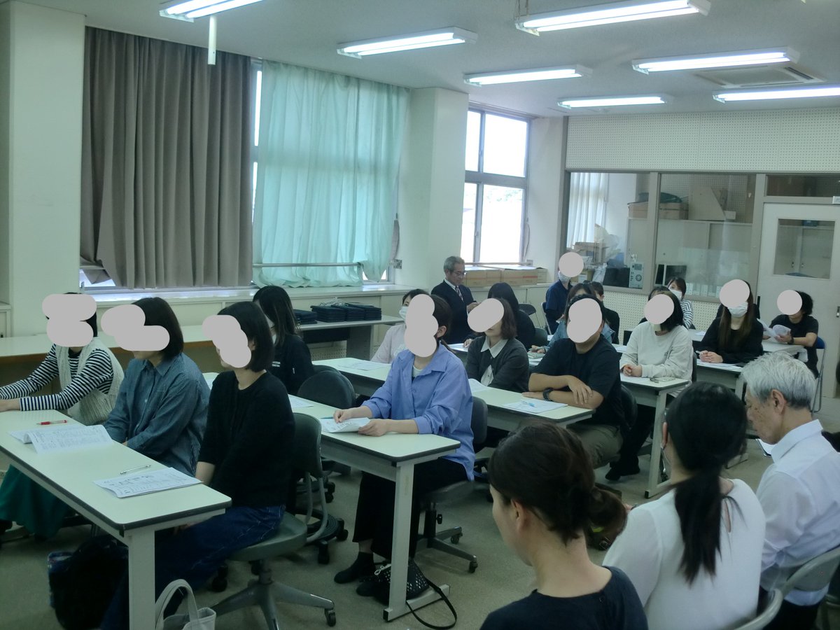 ooguro_esc's tweet photo. 4.28　授業参観＆PTA総会
今年度初めての授業参観と年度初めのPTA総会を行いました。たくさんの保護者の方に御参加いただきました。ありがとうございました。 https://t.co/JYz39da0uB