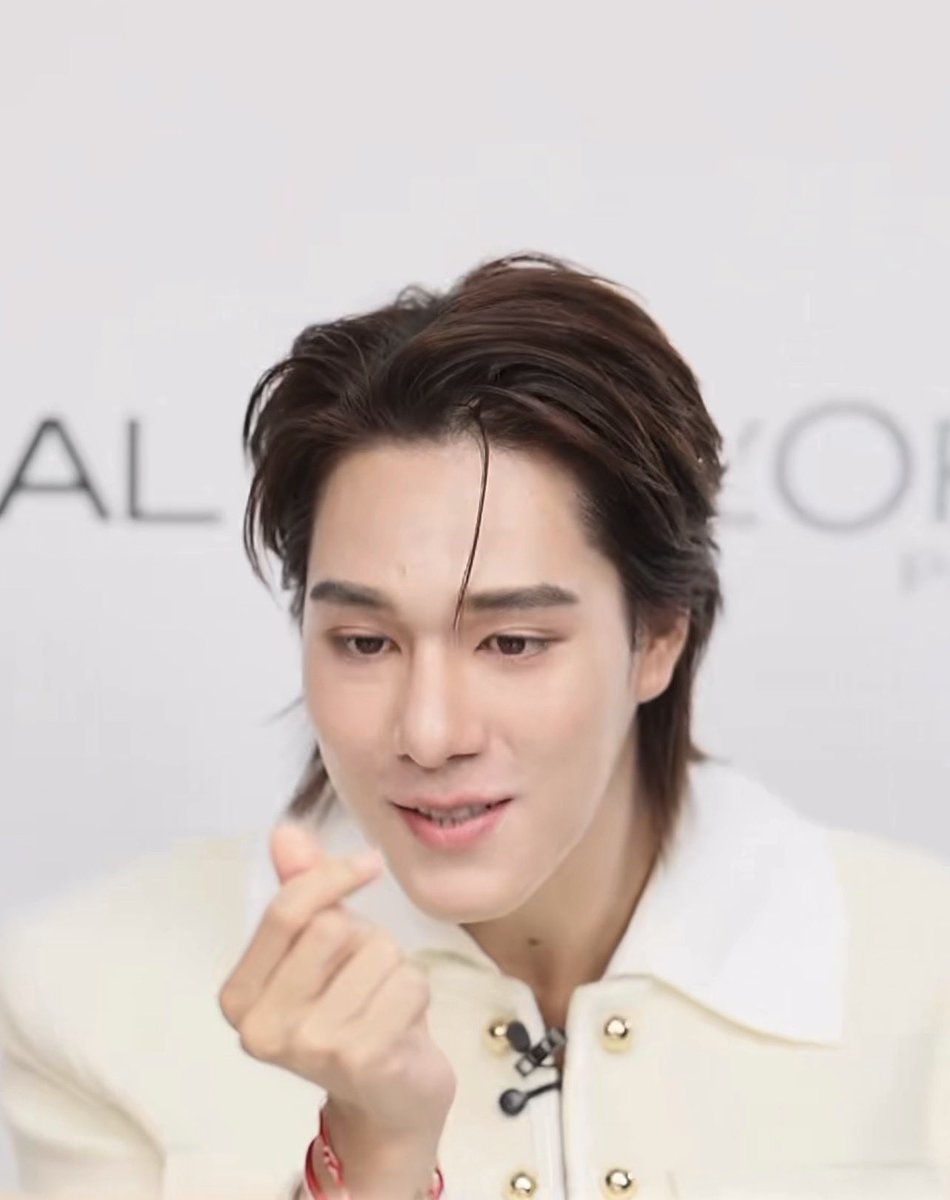 weewy_13's tweet photo. NANI BLOWS WONDERFUL MORNING

ขอให่วันนี้เป็นวันที่ดีของนานิและทุกคนนะคะ🌻

#hirunkit_ @Hirunkit_ https://t.co/1IsHCsdmiO