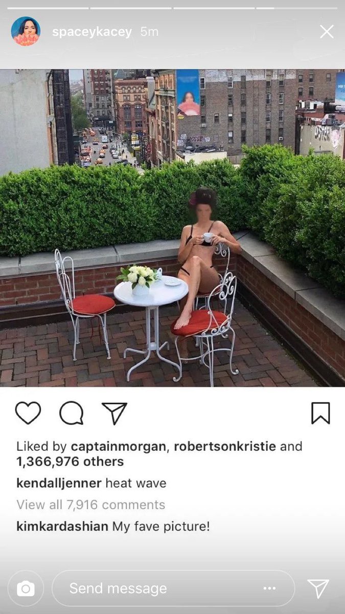 rockwithqueen's tweet photo. Remember when Kendall Jenner posted a pic and blurred out Kacey’s face, then Kacey posted an Instagram story and blurred out Kendall’s face in return?😭 https://t.co/GydWSkiwEF