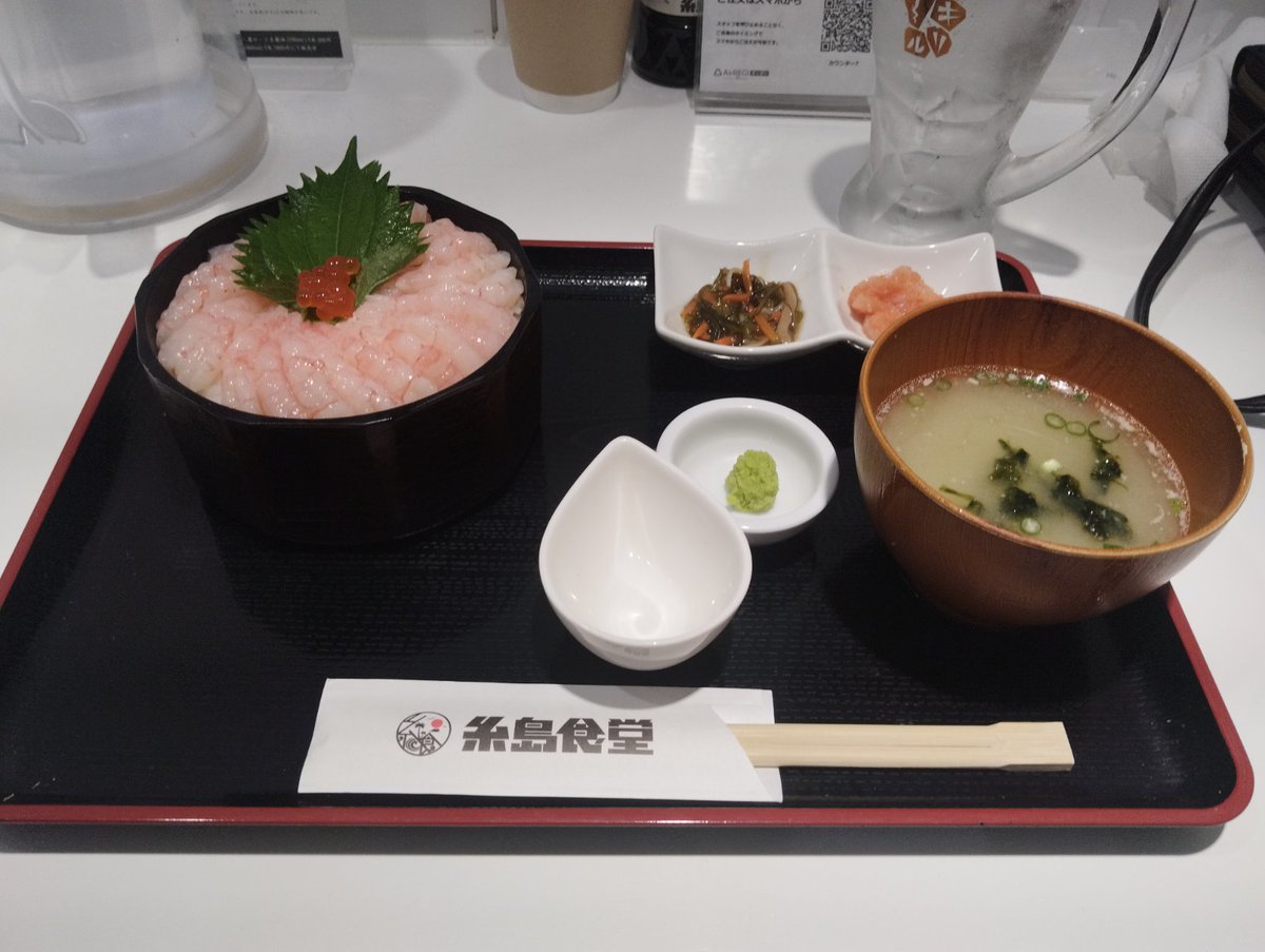 kenzzy_grc's tweet photo. 甘えび丼。有名ドコロは他にあるんだが店の予約とか面倒なので別の所をチョイス https://t.co/RvWDgsONTX