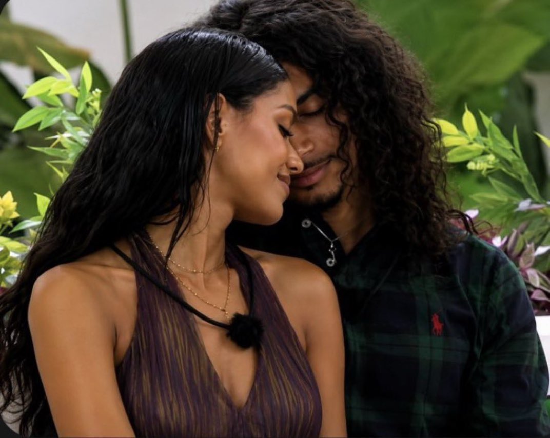 cpfbestie's tweet photo. Those new bombshells cannot break up this sorry #loveislandusa https://t.co/jhmfTKT5ZY