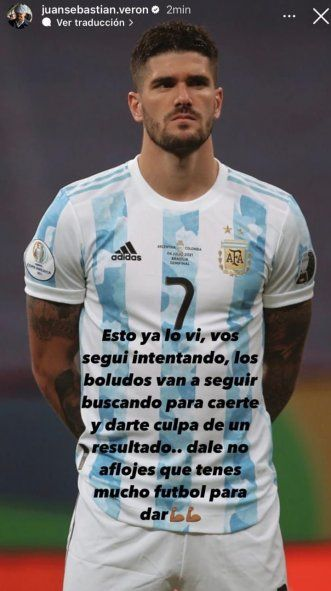 Lau7iEDLP's tweet photo. Estamos en época mundialista y es excusa para recordar que el "inglés" de Verón fue el único en bancar a RDP cuando todo el país pedía su cabeza post Arabia Saudita

Británico mas raro che. https://t.co/6APYc6ppE5