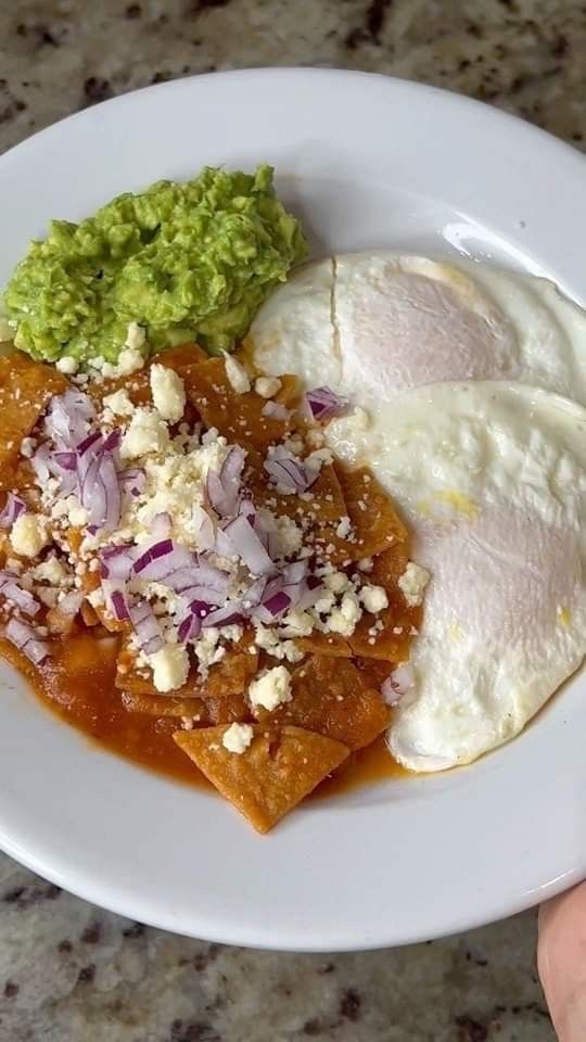 inloveneen's tweet photo. no hay que molestarnos pq nos dijo gordos, sino pq eso se ve asqueroso y nosotros almorzamos así https://t.co/nuJPc8BymY