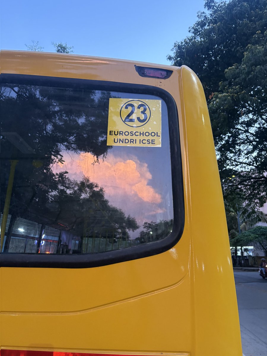 pulse_pune's tweet photo. This Euro School, Undri bus parked on footpath opposite Natasha Enclave, NIBM Road poses a hurdle to pedestrians. @PuneCityTraffic take action.
#Pune #Undri #Schoolbus #EuroSchool https://t.co/BP7Dp3Z9Mx
