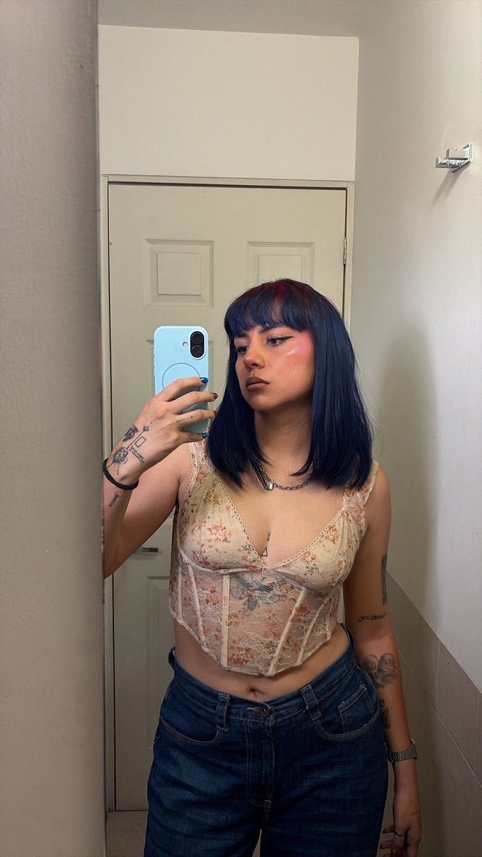 monilovesleep's tweet photo. En mi Prime físico, porque mental no sé la vdd pero por lo menos me veo bonita https://t.co/6okgAeCU9u
