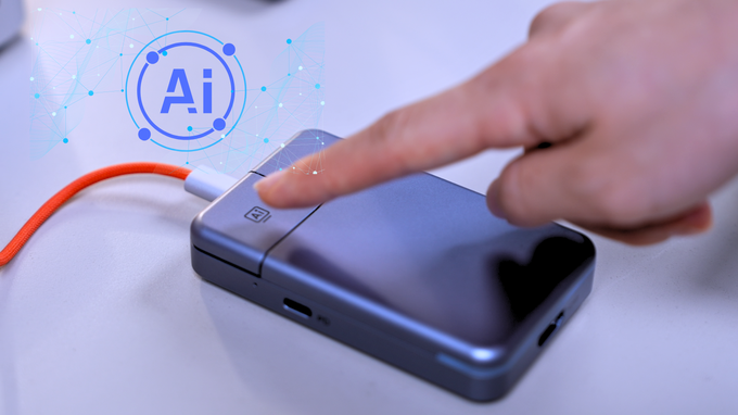 stufflistings's tweet photo. Gadget of the day.

This AI hub offers 100W PD charging, 4K 60Hz output, one-touch AI Meeting Transcription, meeting analysis and suggestions, automatically makes PDFs and PPTs for you, has a microSD slot, and more.

The DockOrb A1... https://t.co/0dK7PDqNV5