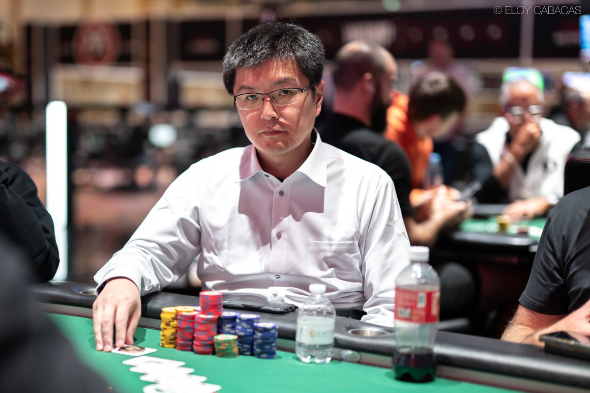_NIPPON_SERIES's tweet photo. 【 WSOP速報 】

木原直哉( @key_poker )が
『#23：$10,000 Seven Card Stud Championship 』
にて、残り4人で現在チップリーダー🔥

参加費約160万円、優勝賞金は約4,800万円
自身3本目のブレスレット獲得なるか！？

日本から木原直哉に熱いエールを送りましょう📣 https://t.co/7GdiO0J92q