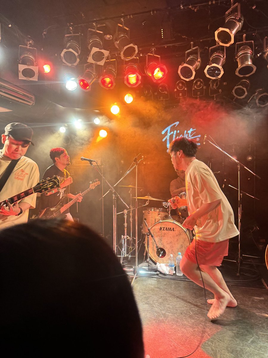 DiesukeTKD's tweet photo. コンちゃん、ユッキー、またバンド始めてくれて本当にありがとう。
あなたたちが大好きです。
LA poolメンバーの皆様も本当にありがとう。
いかん、また泣けて来た笑
#lapool
#府中flight https://t.co/4ra4auCXR0