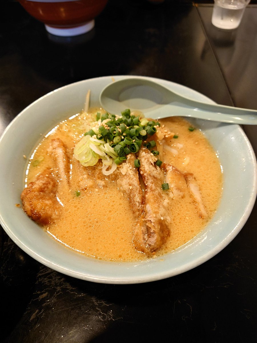 turumi_2021's tweet photo. ごう家

白みそパーコーラーメン
半ライス

安定の旨さ😋🤗🫶🫶🫶 https://t.co/kP6hlHIwT7